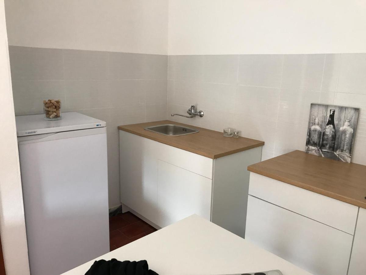 Bed and Breakfast Europa Apart Castanheira de Pera Exterior foto